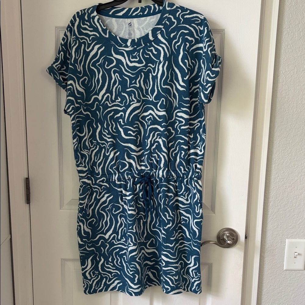 Lou & Grey Teal and White Abstract Drawstring Dress